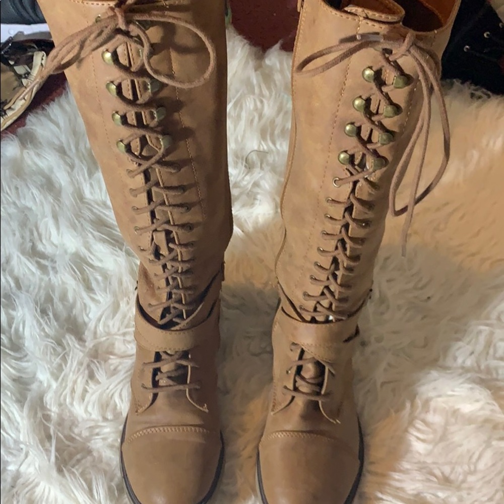 Boots - Picture 2 of 4